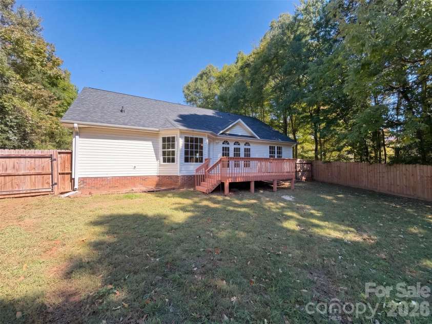 4315 Enoch Drive, Charlotte, NC 28269.  MLS# CAR4435738, YatesRealty ID 57362. 