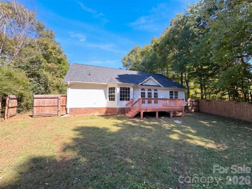 4315 Enoch Drive, Charlotte, NC 28269.  MLS# CAR4435738, YatesRealty ID 57362. 