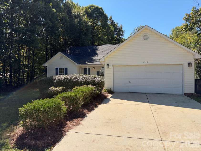 4315 Enoch Drive, Charlotte, NC 28269.  MLS# CAR4435738, YatesRealty ID 57362. 