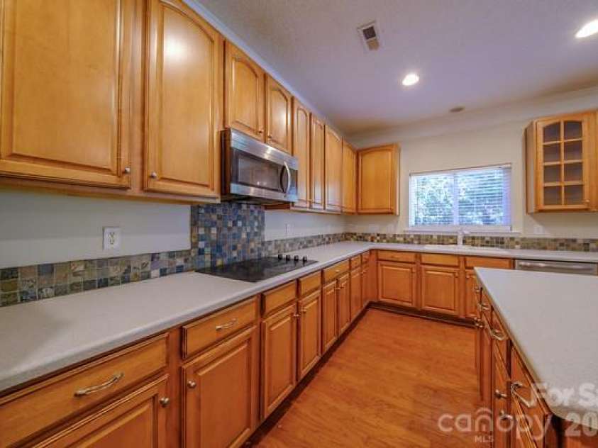 13325 Pontchatrain Avenue, Charlotte, NC 28273.  MLS# CAR4435563, YatesRealty ID 57364. 