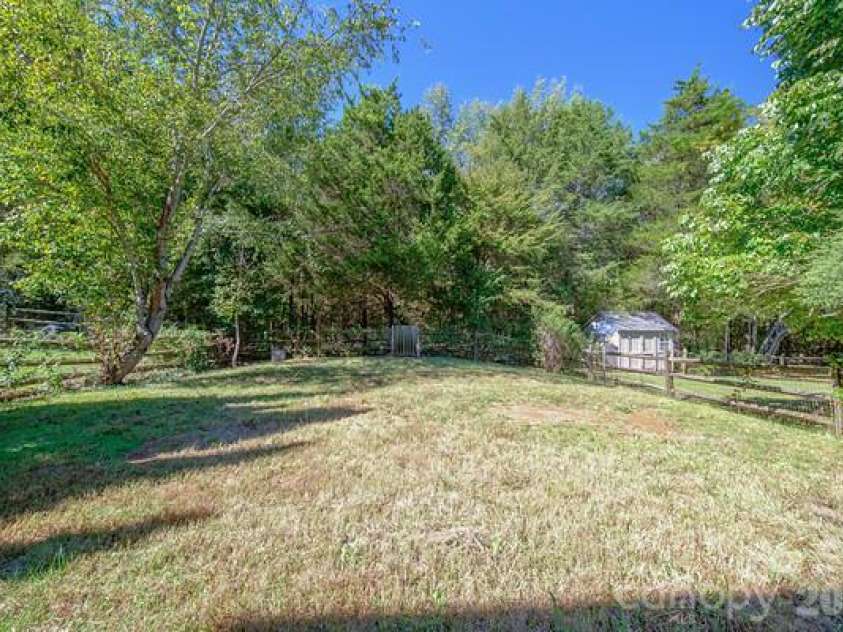 13325 Pontchatrain Avenue, Charlotte, NC 28273.  MLS# CAR4435563, YatesRealty ID 57364. 