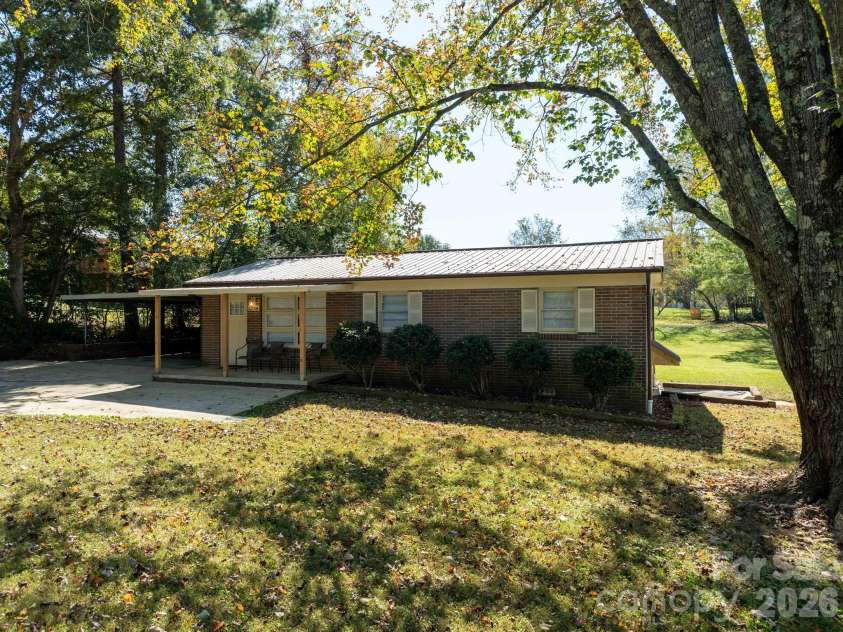 2359 Allendale Circle, Lenoir, NC 28645.  MLS# CAR4435724, YatesRealty ID 57365. 
