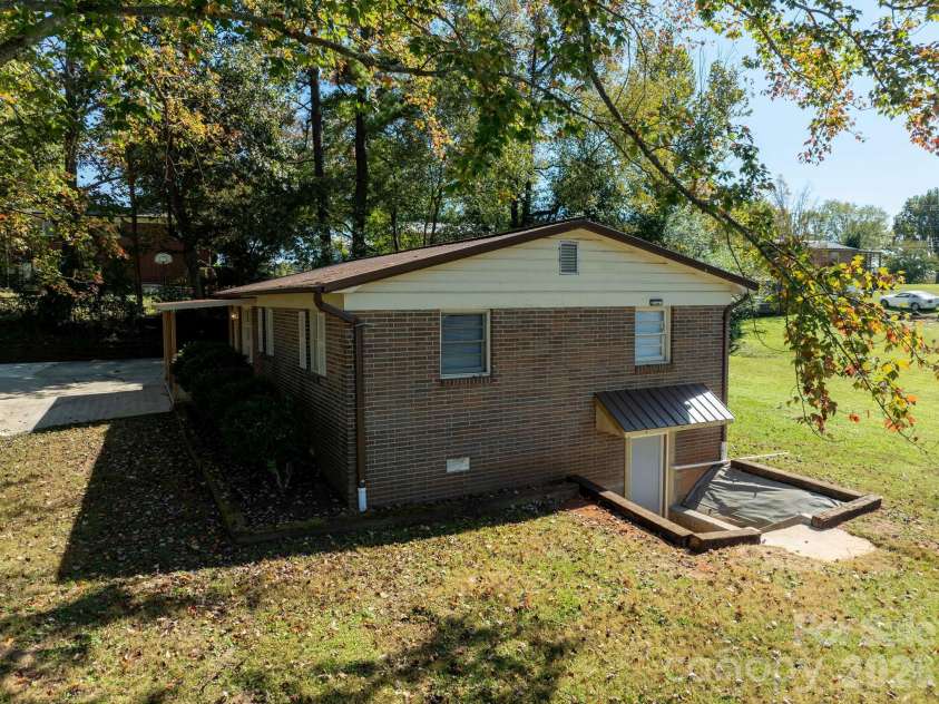 2359 Allendale Circle, Lenoir, NC 28645.  MLS# CAR4435724, YatesRealty ID 57365. 