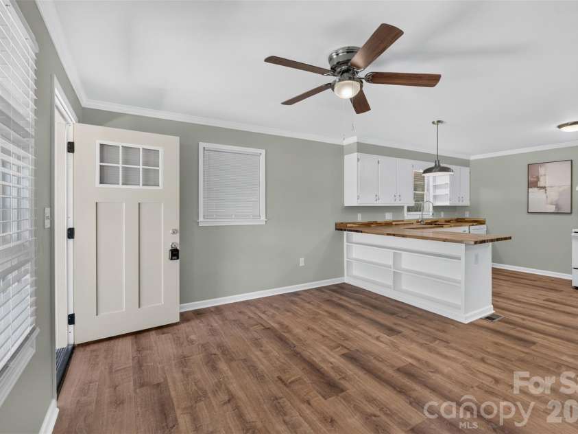 2359 Allendale Circle, Lenoir, NC 28645.  MLS# CAR4435724, YatesRealty ID 57365. 