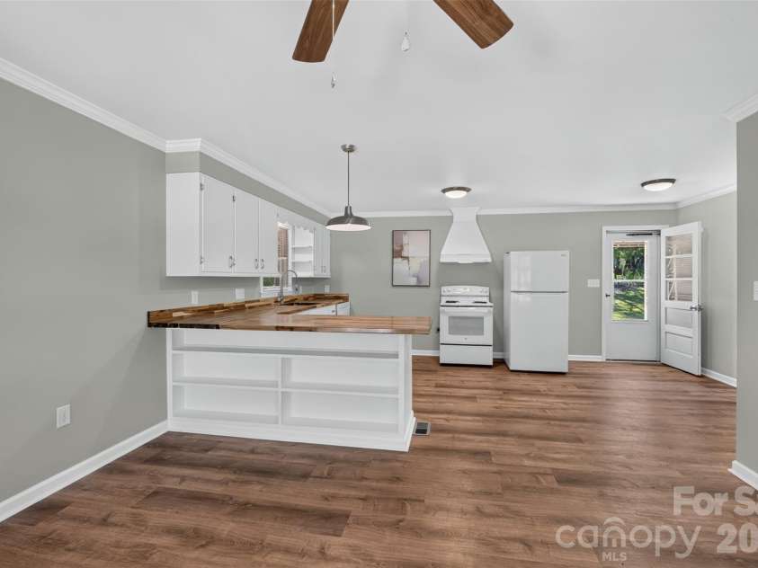 2359 Allendale Circle, Lenoir, NC 28645.  MLS# CAR4435724, YatesRealty ID 57365. 