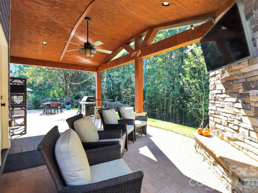 10140 Falling Leaf Drive, Concord, NC 28027.  MLS# CAR4434414, YatesRealty ID 57366. 