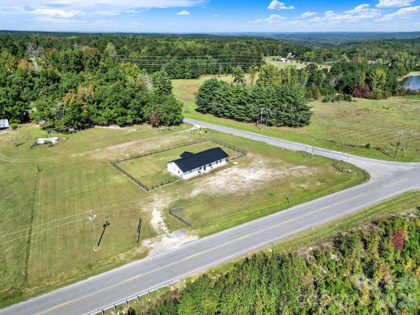 7984 Taxahaw Road, Kershaw, SC 29067.  MLS# CAR4434687, YatesRealty ID 57368. 
