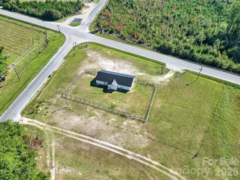7984 Taxahaw Road, Kershaw, SC 29067.  MLS# CAR4434687, YatesRealty ID 57368. 