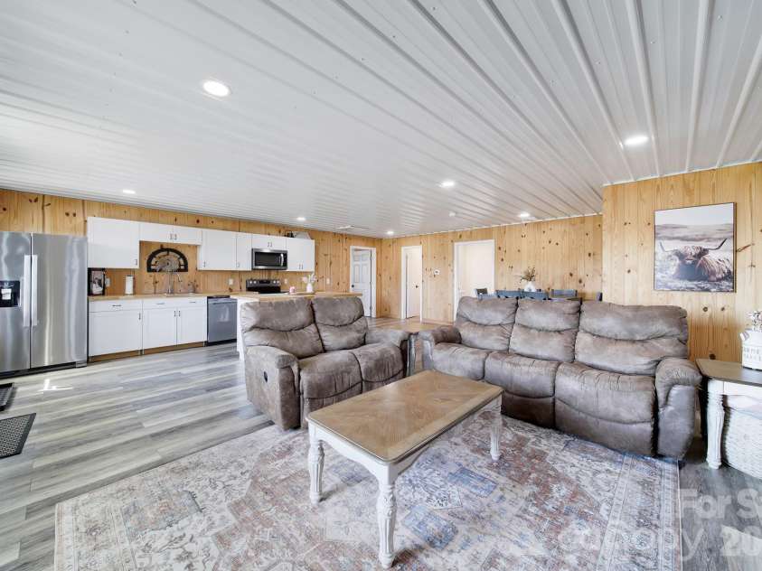 7984 Taxahaw Road, Kershaw, SC 29067.  MLS# CAR4434687, YatesRealty ID 57368. 