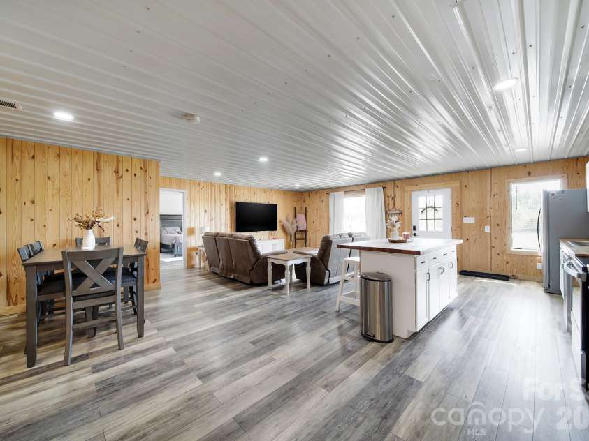 7984 Taxahaw Road, Kershaw, SC 29067.  MLS# CAR4434687, YatesRealty ID 57368. 