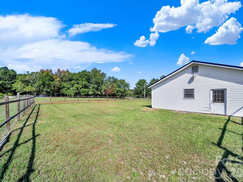 7984 Taxahaw Road, Kershaw, SC 29067.  MLS# CAR4434687, YatesRealty ID 57368. 
