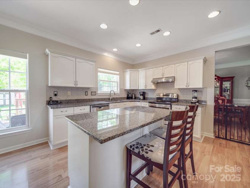 9001 Fenwick Drive, Indian Trail, NC 28079.  MLS# CAR4246344, YatesRealty ID 5737. Kitchen