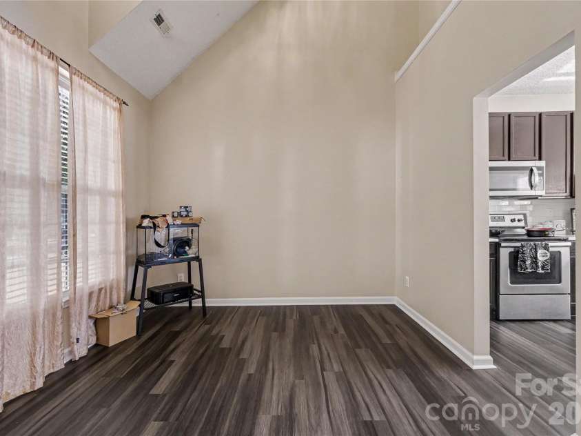 8030 Shiny Meadow Drive, Charlotte, NC 28215.  MLS# CAR4433617, YatesRealty ID 57370. 