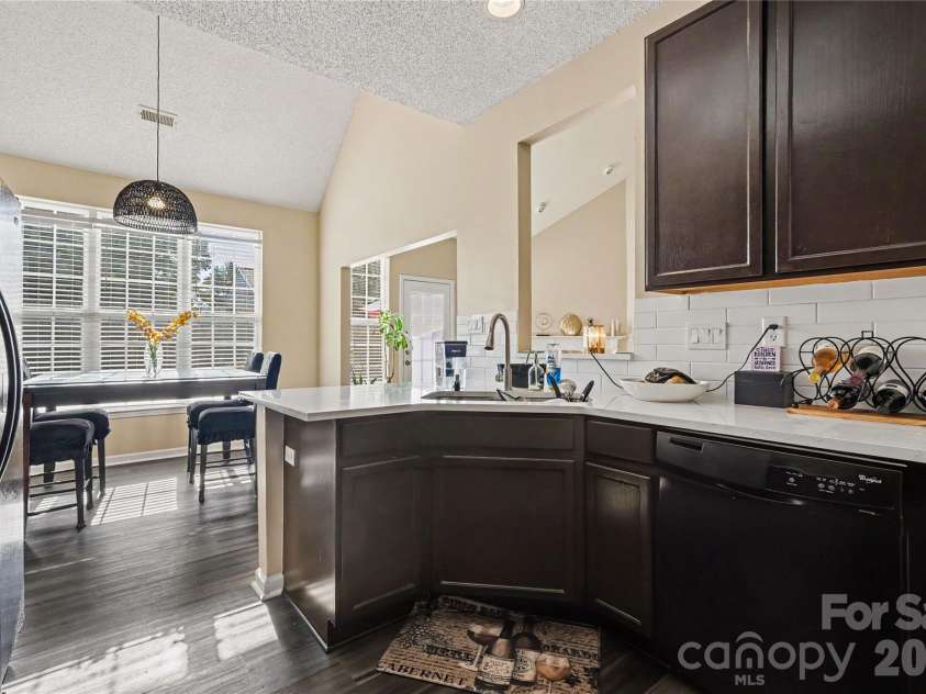 8030 Shiny Meadow Drive, Charlotte, NC 28215.  MLS# CAR4433617, YatesRealty ID 57370. 