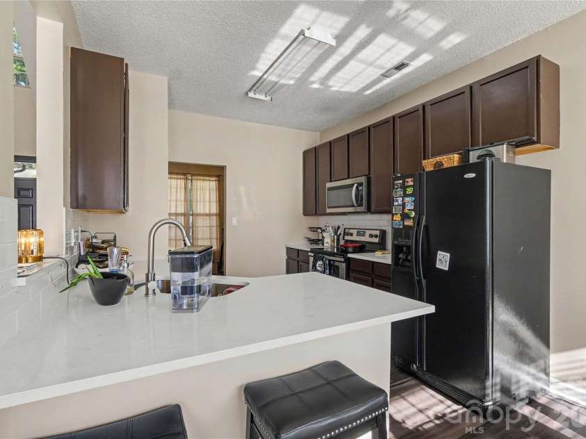 8030 Shiny Meadow Drive, Charlotte, NC 28215.  MLS# CAR4433617, YatesRealty ID 57370. 