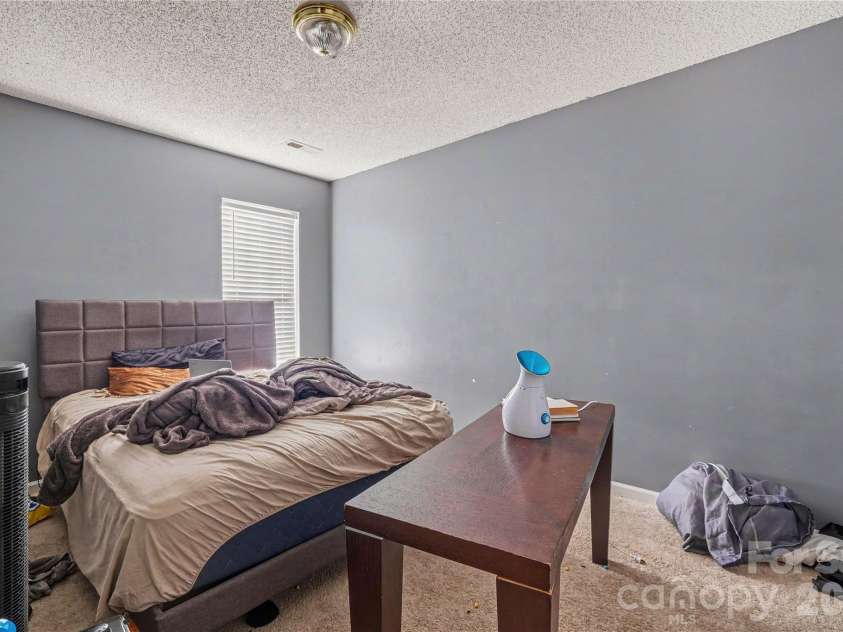 8030 Shiny Meadow Drive, Charlotte, NC 28215.  MLS# CAR4433617, YatesRealty ID 57370. 