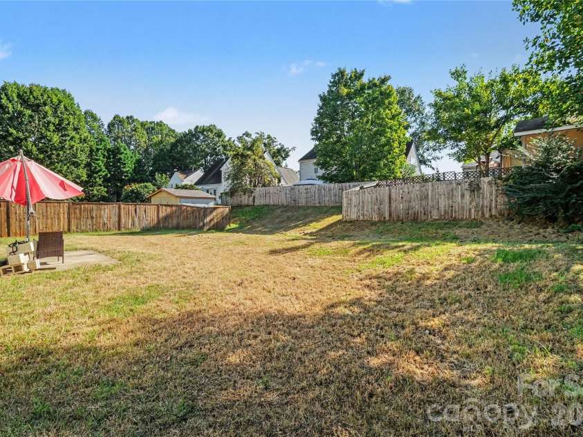 8030 Shiny Meadow Drive, Charlotte, NC 28215.  MLS# CAR4433617, YatesRealty ID 57370. 
