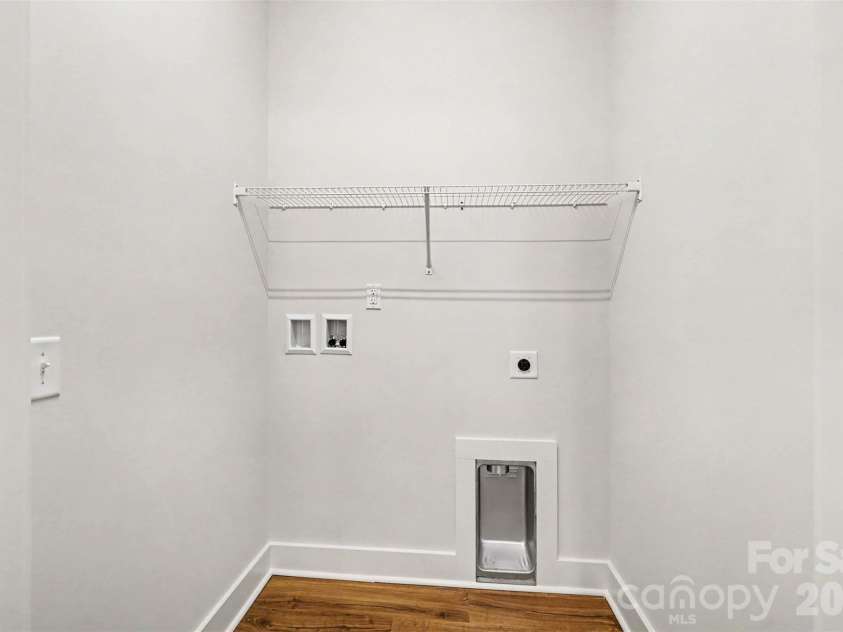 906 8th Street, Kannapolis, NC 28081.  MLS# CAR4426632, YatesRealty ID 57376. Laundry space