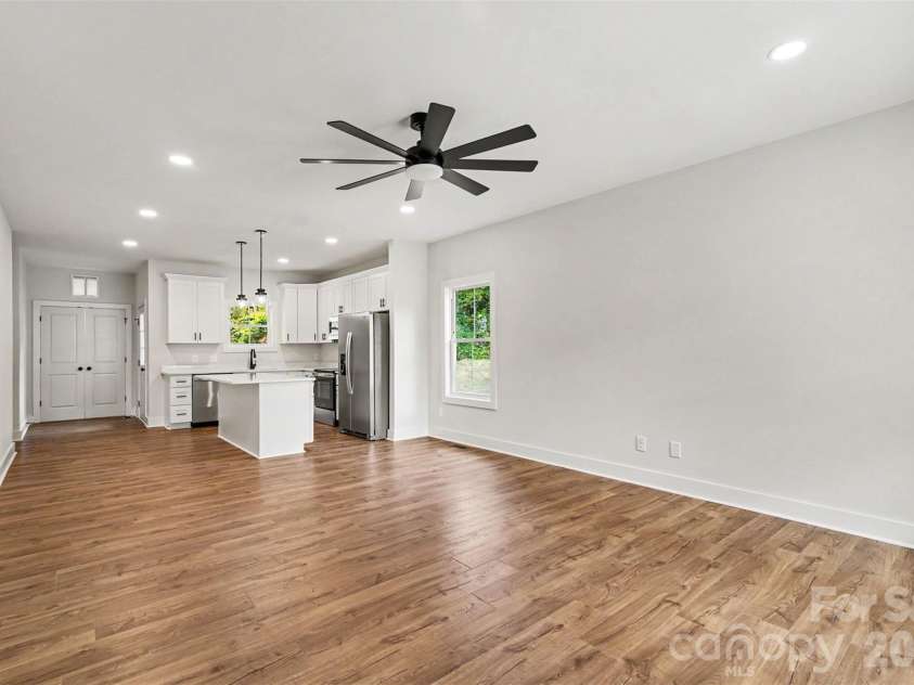 906 8th Street, Kannapolis, NC 28081.  MLS# CAR4426632, YatesRealty ID 57376. Open Concept