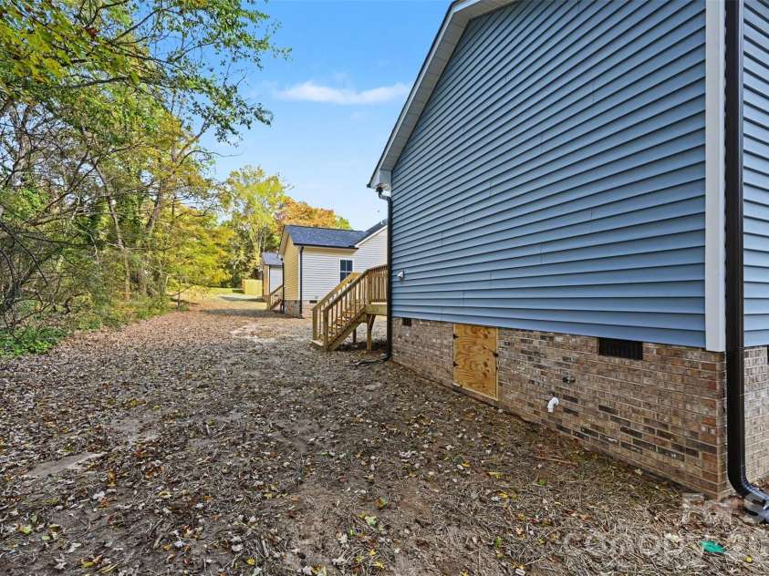 910 8th Street, Kannapolis, NC 28081.  MLS# CAR4426631, YatesRealty ID 57377. Back yard