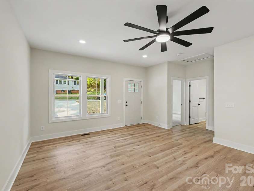 910 8th Street, Kannapolis, NC 28081.  MLS# CAR4426631, YatesRealty ID 57377. Neutral colors