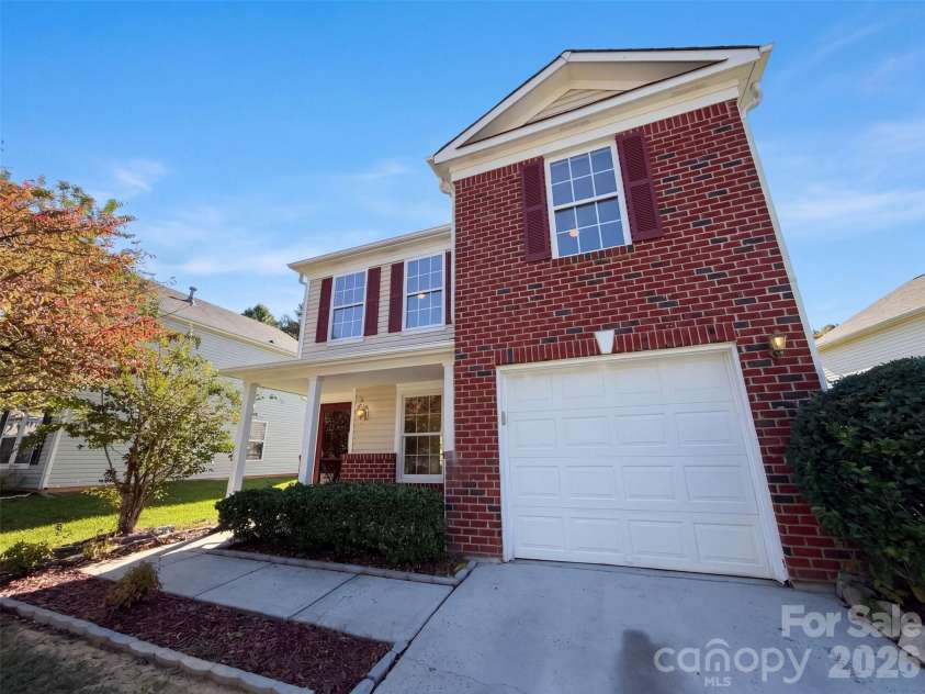 6807 Wandering Creek Drive, Charlotte, NC 28216.  MLS# CAR4435743, YatesRealty ID 57378. 