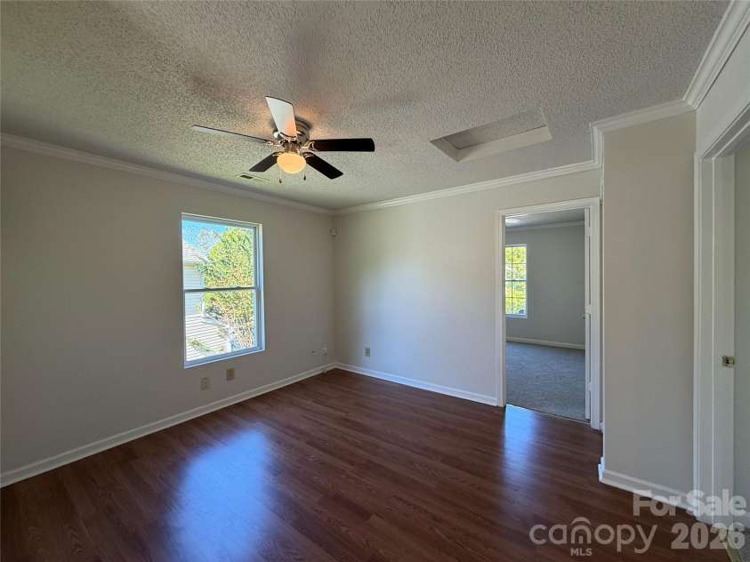 6807 Wandering Creek Drive, Charlotte, NC 28216.  MLS# CAR4435743, YatesRealty ID 57378. 