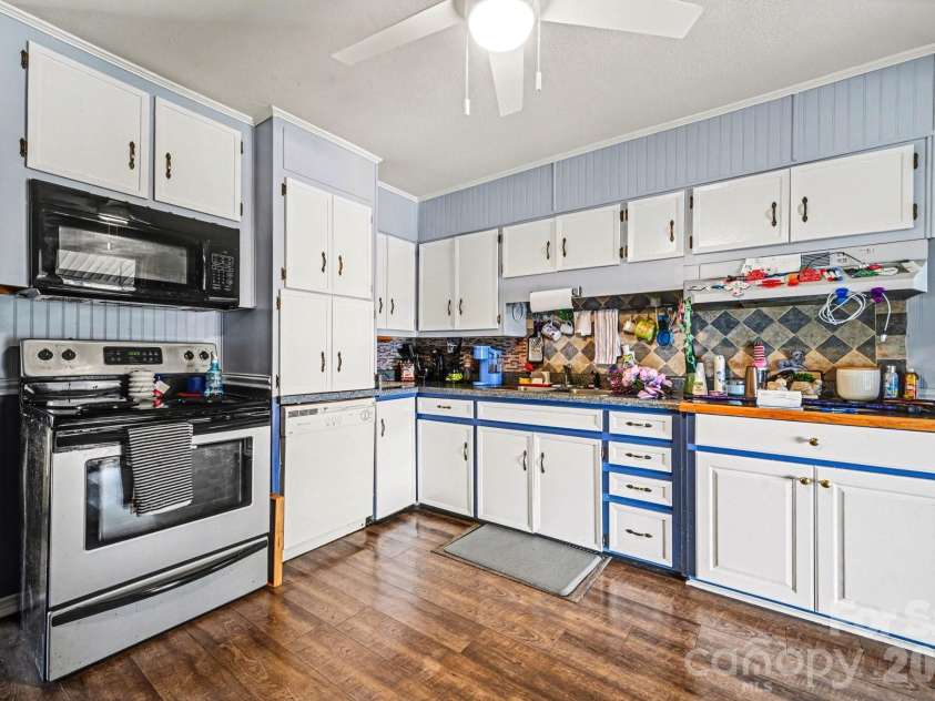 1107 Crestfield Drive, Lancaster, SC 29720.  MLS# CAR4357192, YatesRealty ID 5738. 