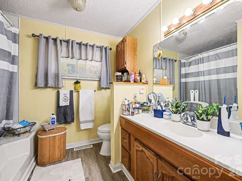 1107 Crestfield Drive, Lancaster, SC 29720.  MLS# CAR4357192, YatesRealty ID 5738. 