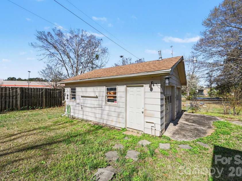 1107 Crestfield Drive, Lancaster, SC 29720.  MLS# CAR4357192, YatesRealty ID 5738. 