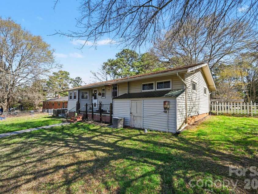 1107 Crestfield Drive, Lancaster, SC 29720.  MLS# CAR4357192, YatesRealty ID 5738. 