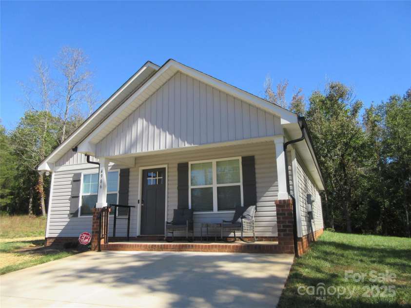 4986 6th Street, Catawba, NC 28609.  MLS# CAR4193086, YatesRealty ID 5738. 