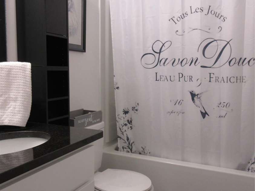 4986 6th Street, Catawba, NC 28609.  MLS# CAR4193086, YatesRealty ID 5738. Guest bathroom