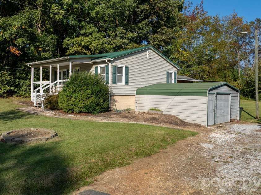 617 Hawthorne Street, Hudson, NC 28638.  MLS# CAR4435748, YatesRealty ID 57383. 