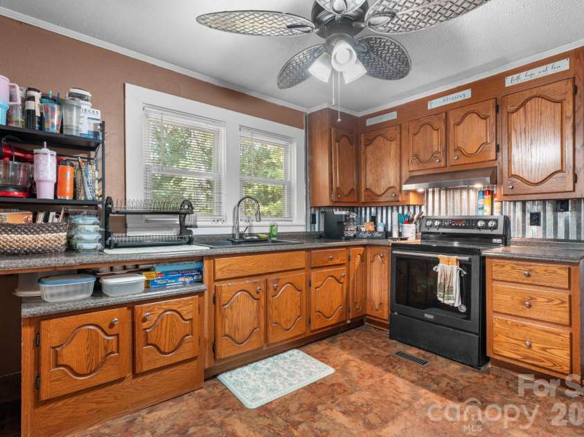 617 Hawthorne Street, Hudson, NC 28638.  MLS# CAR4435748, YatesRealty ID 57383. 