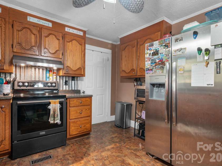 617 Hawthorne Street, Hudson, NC 28638.  MLS# CAR4435748, YatesRealty ID 57383. 