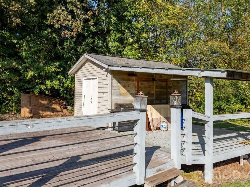 617 Hawthorne Street, Hudson, NC 28638.  MLS# CAR4435748, YatesRealty ID 57383. 