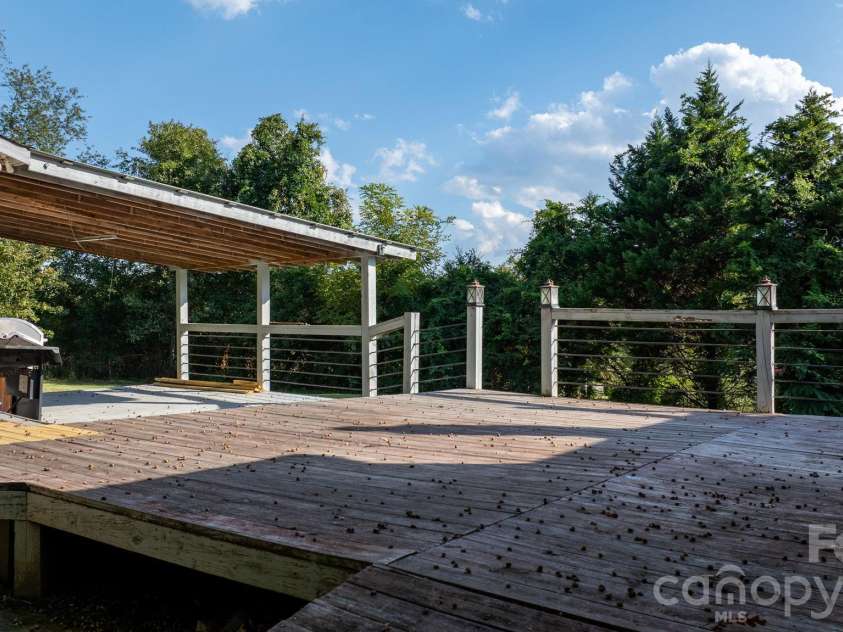 617 Hawthorne Street, Hudson, NC 28638.  MLS# CAR4435748, YatesRealty ID 57383. 