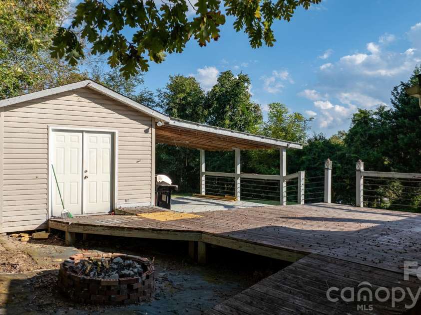617 Hawthorne Street, Hudson, NC 28638.  MLS# CAR4435748, YatesRealty ID 57383. 