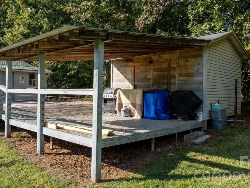 617 Hawthorne Street, Hudson, NC 28638.  MLS# CAR4435748, YatesRealty ID 57383. 