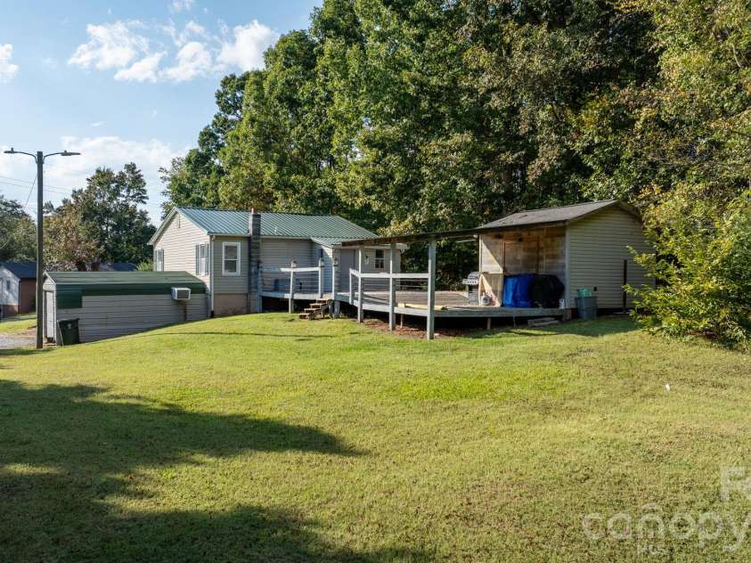 617 Hawthorne Street, Hudson, NC 28638.  MLS# CAR4435748, YatesRealty ID 57383. 