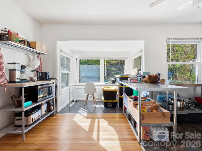 239 Baird Cove Road, Asheville, NC 28804.  MLS# CAR4434380, YatesRealty ID 57389. 