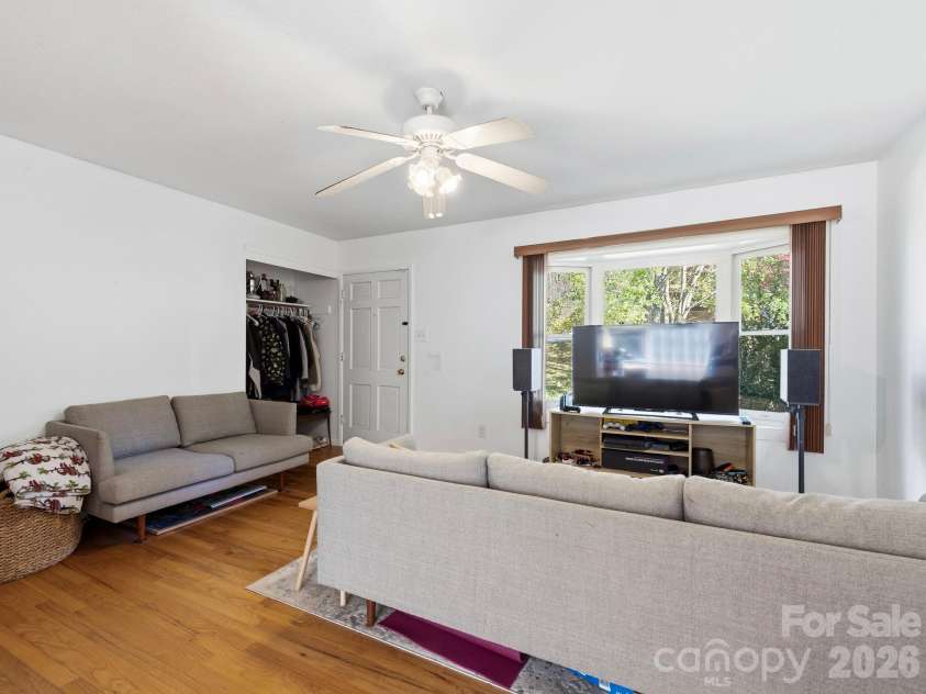 239 Baird Cove Road, Asheville, NC 28804.  MLS# CAR4434380, YatesRealty ID 57389. 