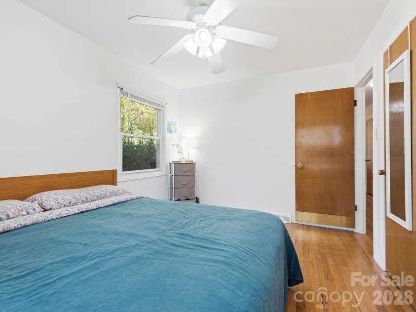 239 Baird Cove Road, Asheville, NC 28804.  MLS# CAR4434380, YatesRealty ID 57389. 