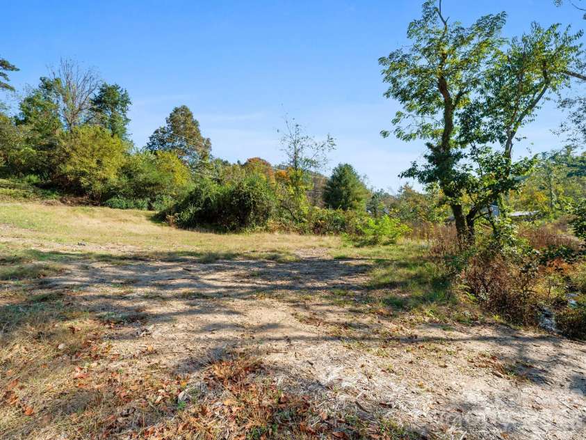 239 Baird Cove Road, Asheville, NC 28804.  MLS# CAR4434380, YatesRealty ID 57389. 