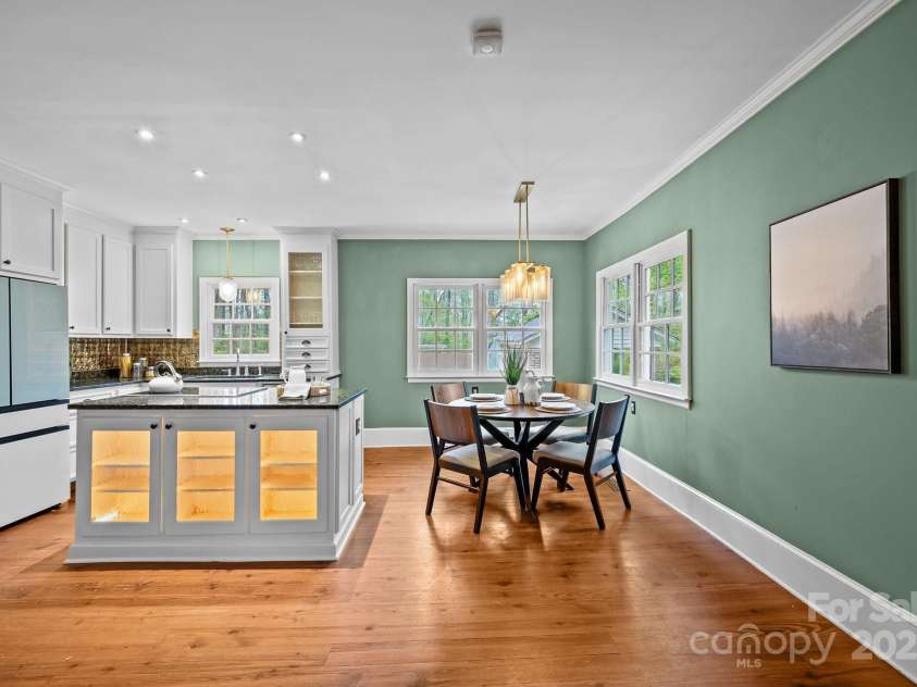 740 Woodlawn Avenue, Mount Holly, NC 28120.  MLS# CAR4244621, YatesRealty ID 5739. Looking into the kitchen from the family room.