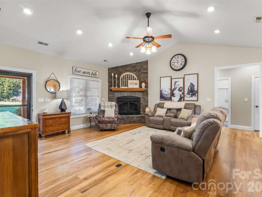 410 Timberland Drive, Marion, NC 28752.  MLS# CAR4435762, YatesRealty ID 57390. 