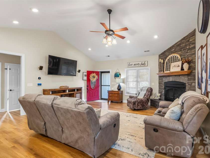 410 Timberland Drive, Marion, NC 28752.  MLS# CAR4435762, YatesRealty ID 57390. 