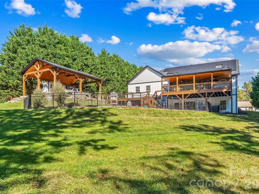 410 Timberland Drive, Marion, NC 28752.  MLS# CAR4435762, YatesRealty ID 57390. 