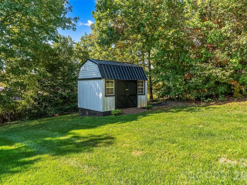 410 Timberland Drive, Marion, NC 28752.  MLS# CAR4435762, YatesRealty ID 57390. 